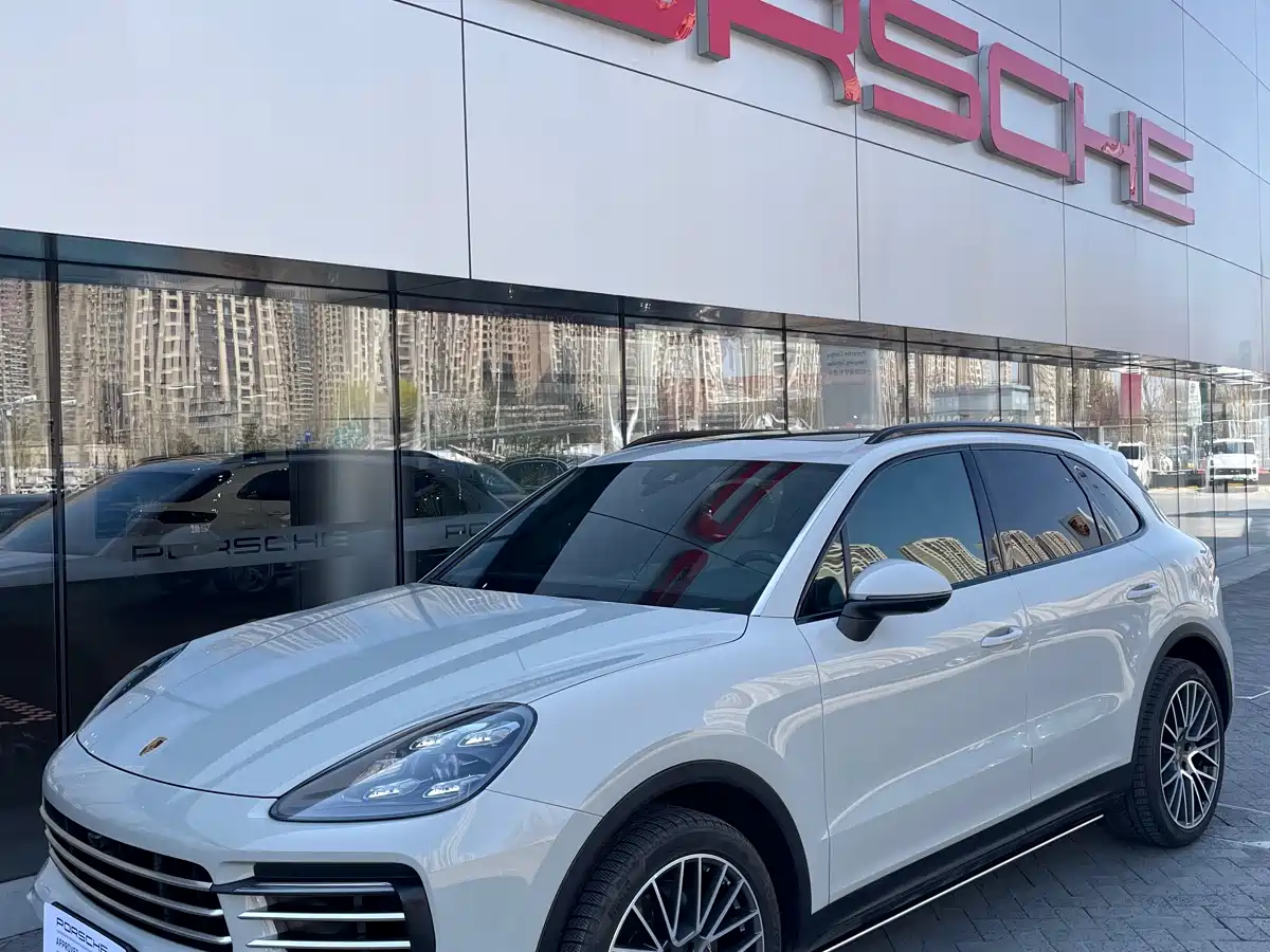 PORSCHE CAYENNE