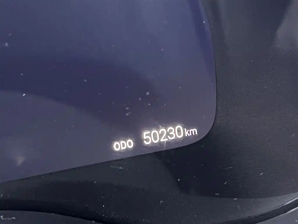 Toyota Granvia 2022 Model Year 2.5L Hybrid Flagship Edition фото 13