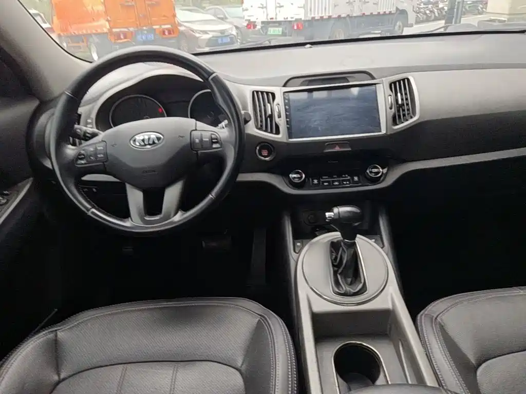 Фото 10 - Kia Sportage