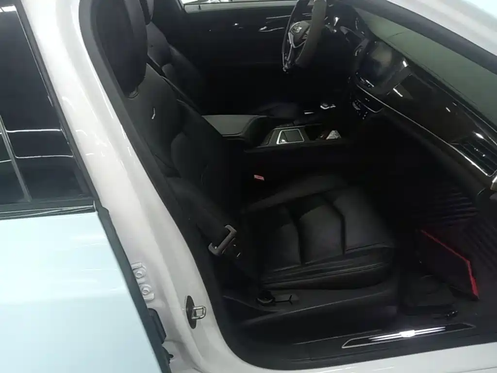 Фото 25 - Cadillac CT6