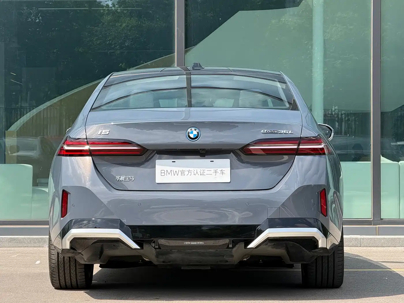BMW i5 2024 2024 eDrive 35L Premium Model M Sport Package