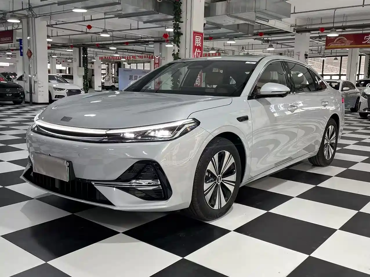 Geely Galaxy Galaxy A7 2025 EM-i 150km Explorer+ Edition
