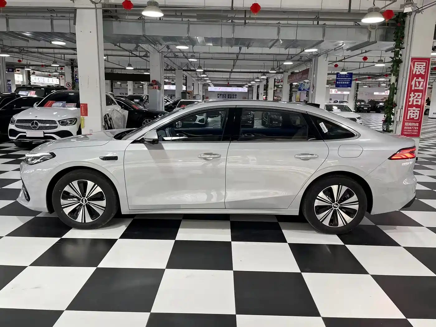 Geely Galaxy Galaxy A7 2025 EM-i 150km Explorer+ Edition фото 10