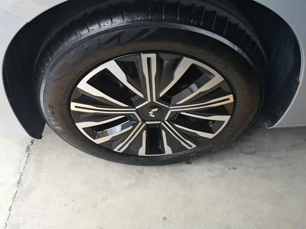 Wuling Motors Xingguang 730 New Energy 2025 2025 Model Plug-in Hybrid Base Version