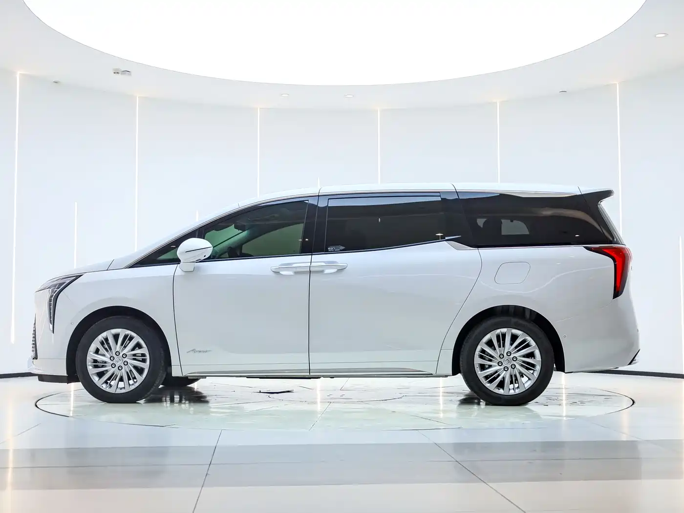 Buick Century 2025 2.0T 6-Seater World Edition фото 8