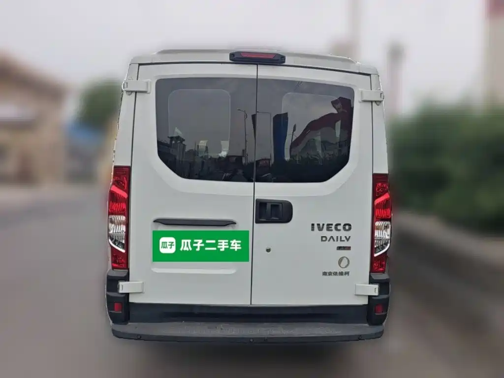 Iveco Daily 2022 2021 2.0T Manual Chaorui Short Wheelbase Low Roof Sliding Door F1A