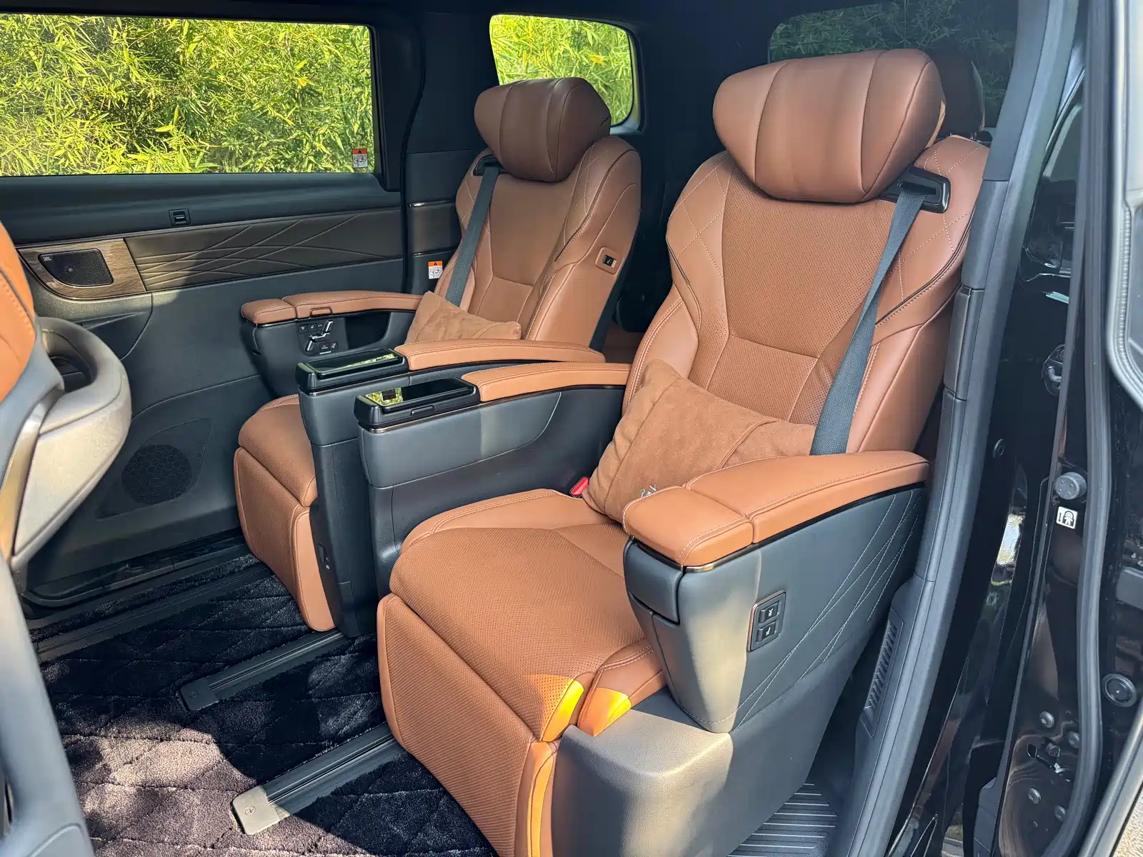 Фото 5 - Toyota Vellfire