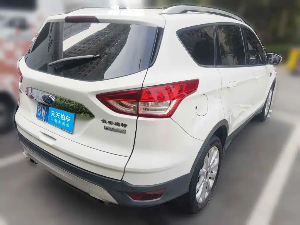 Фото 2 - Ford Kuga