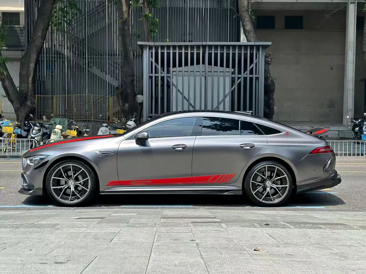 MERCEDES-BENZ AMG GT