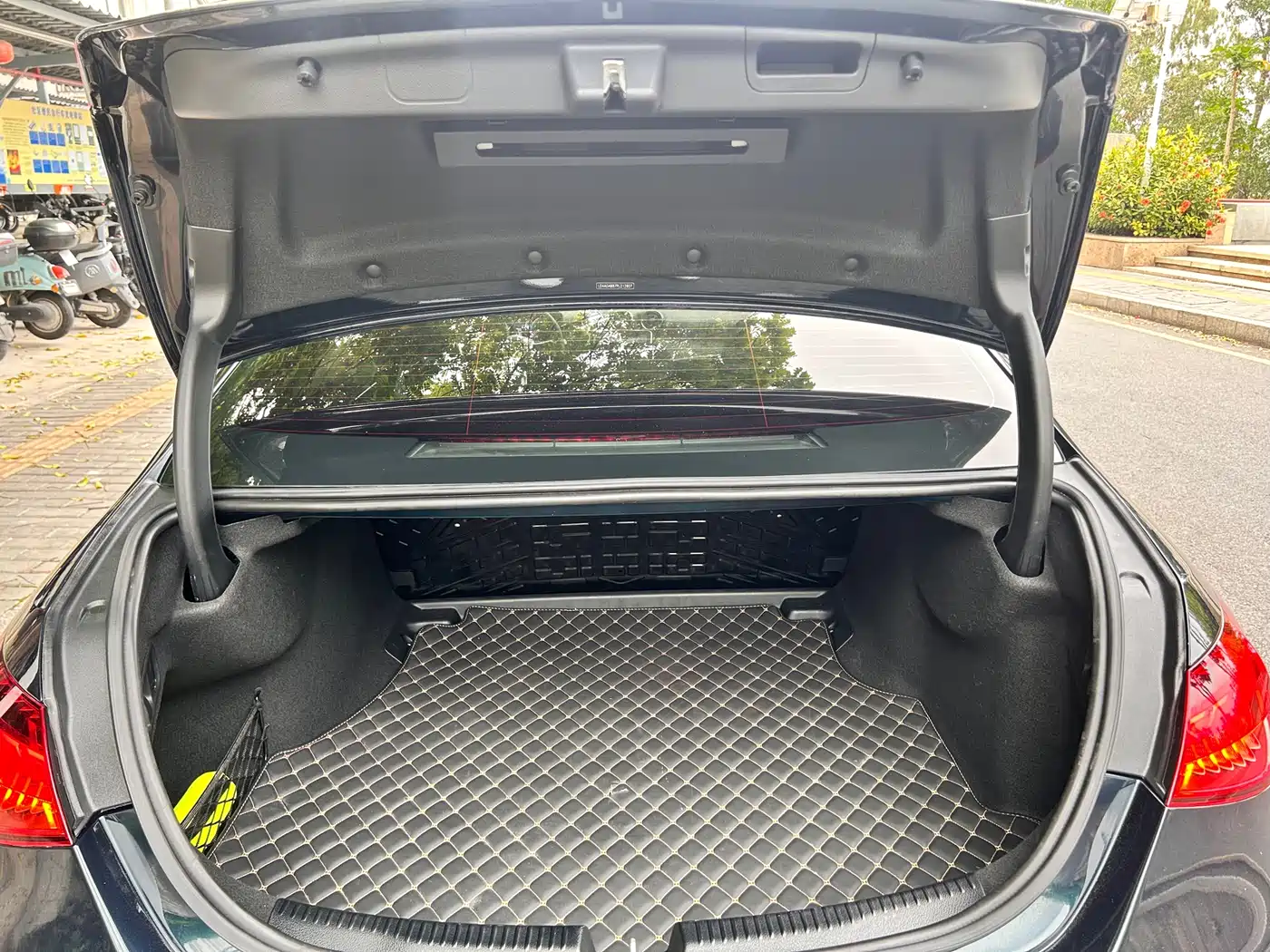 Mercedes-Benz C-Class 2023 C 200 L Sport фото 21