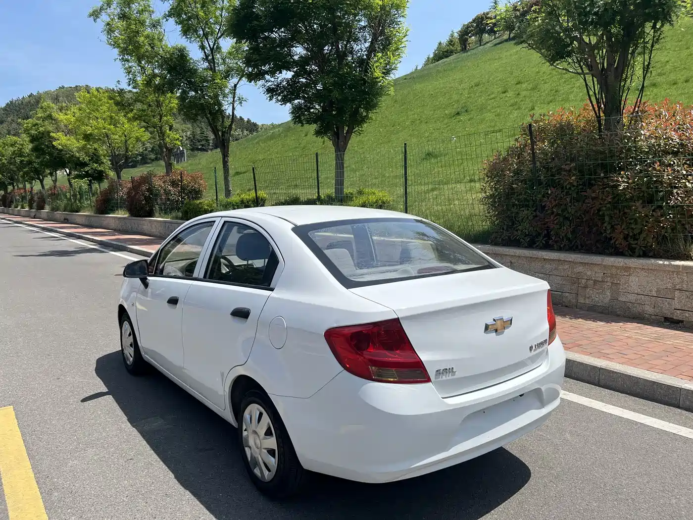 Chevrolet Sail 2013 Sedan 1.2L AMT Ideal Edition фото 5