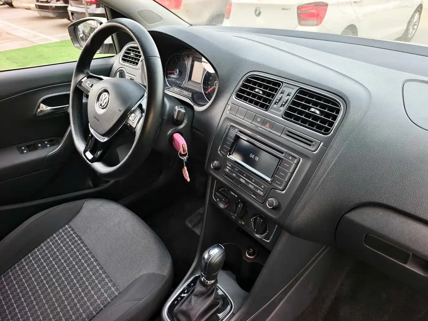 Volkswagen Polo 2016 1.6L Automatic Comfort фото 15