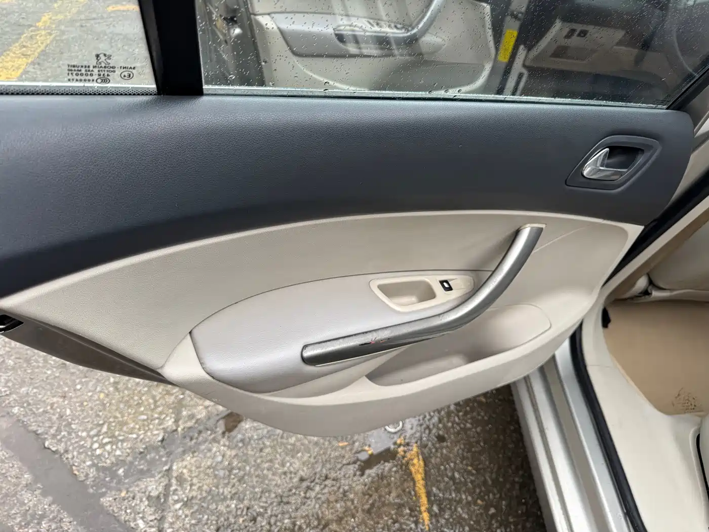 Peugeot 408 2011 2.0L Automatic Comfort Edition фото 11