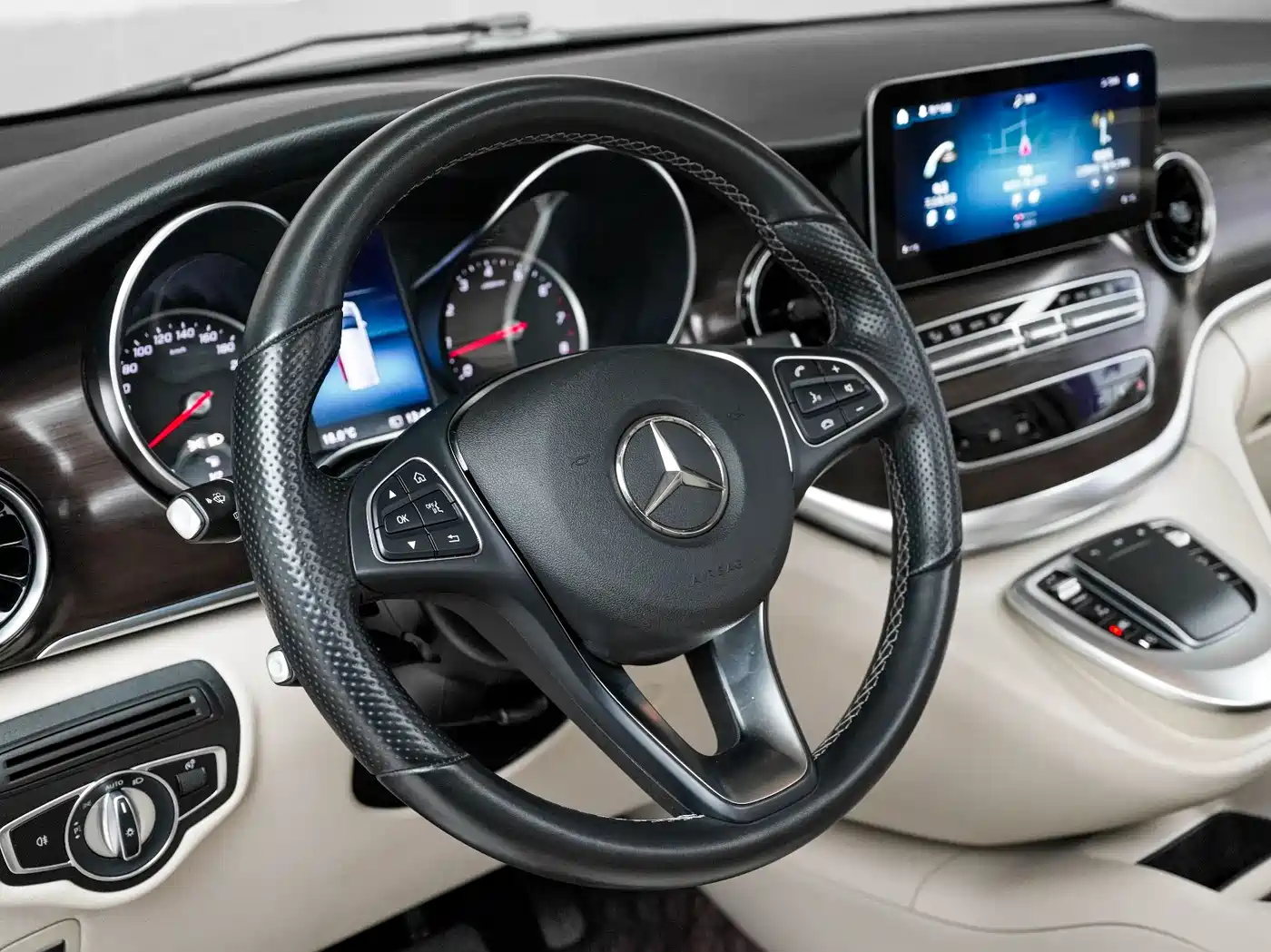 Mercedes-Benz V-Class 2021 V 260 Pilot Edition фото 7