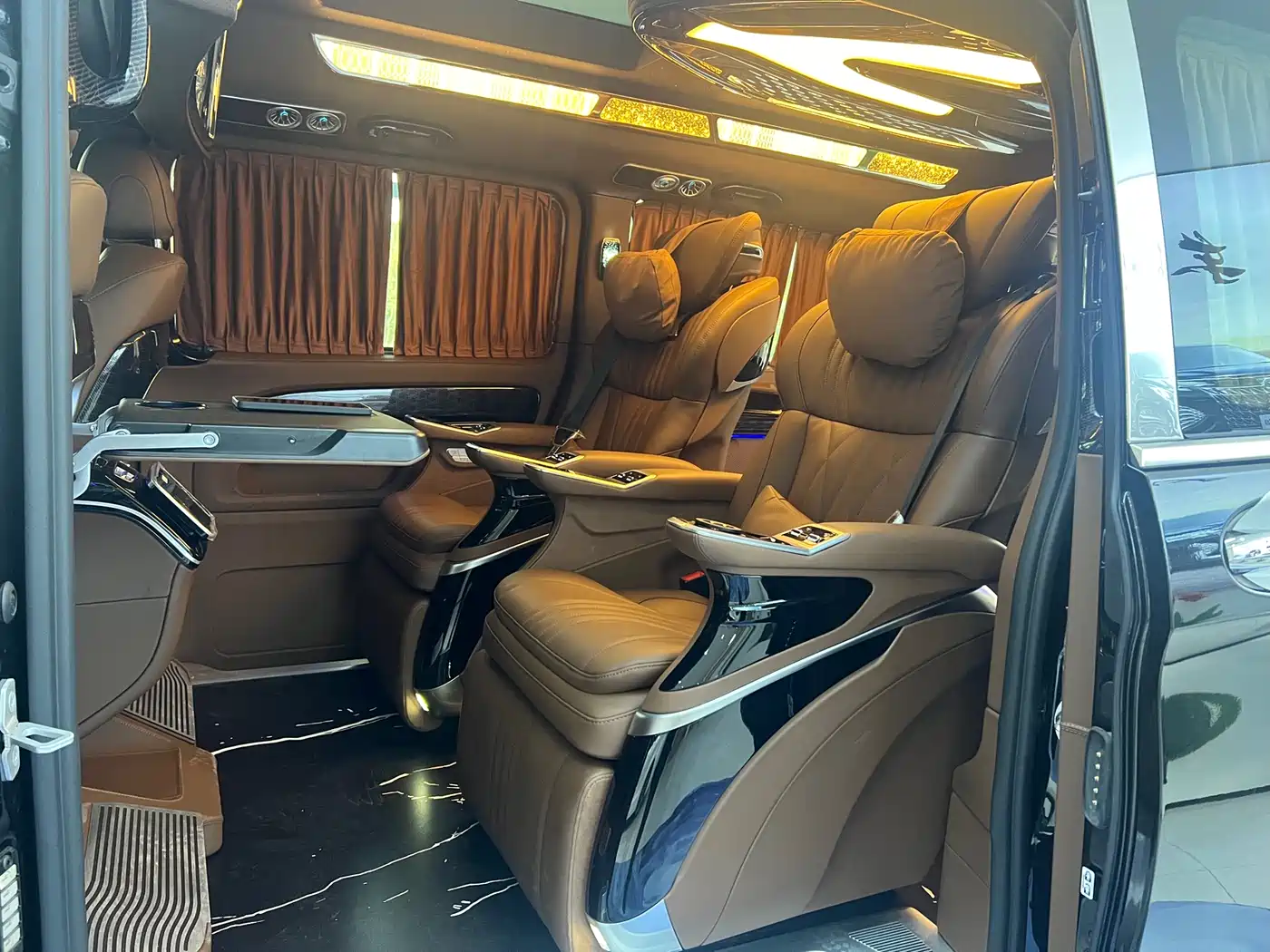 Mercedes-Benz Vito 2024 2.0T Business 7-Seater фото 19