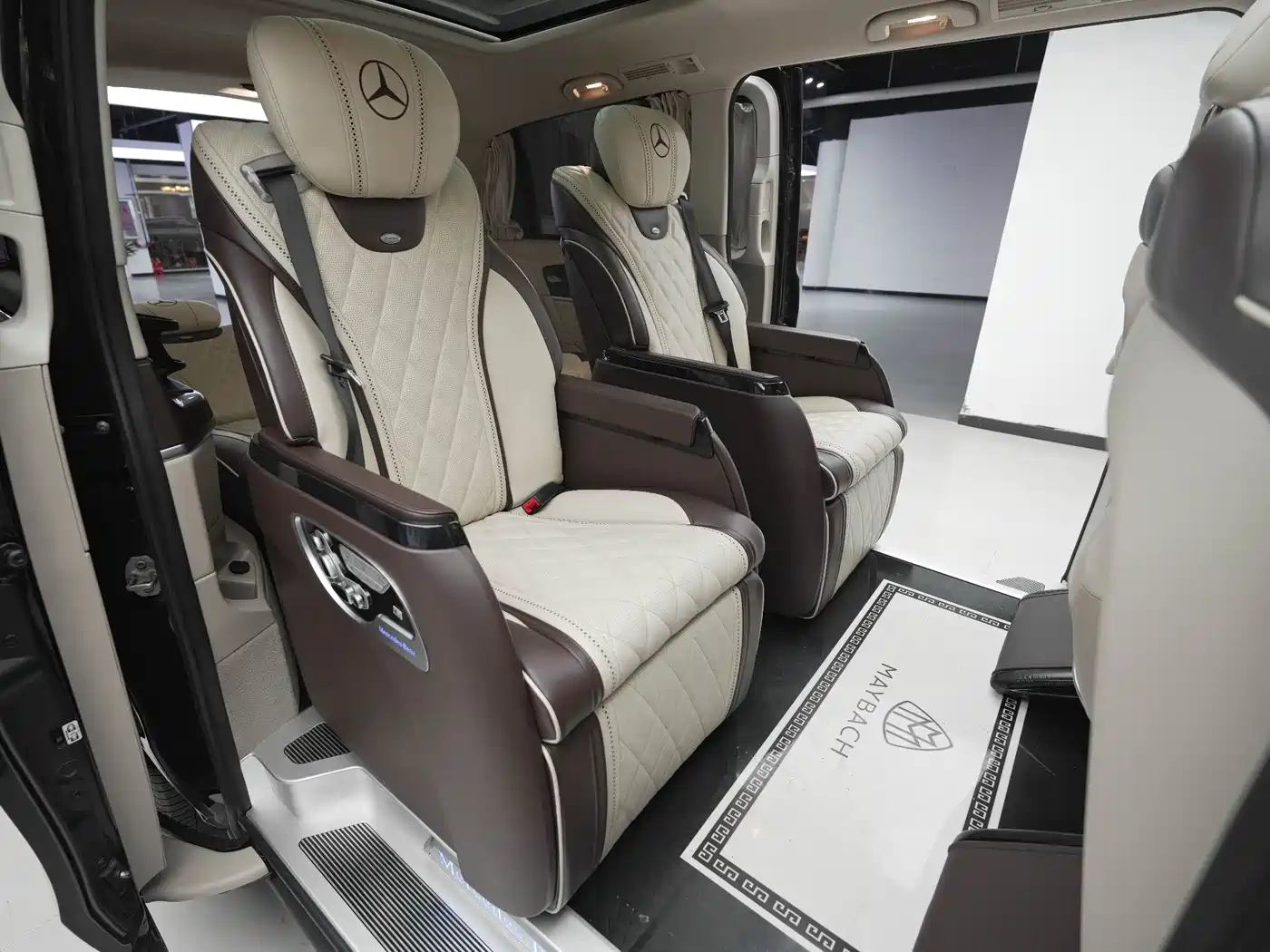 Mercedes-Benz V-Class 2021 V 260 Pilot Edition фото 18