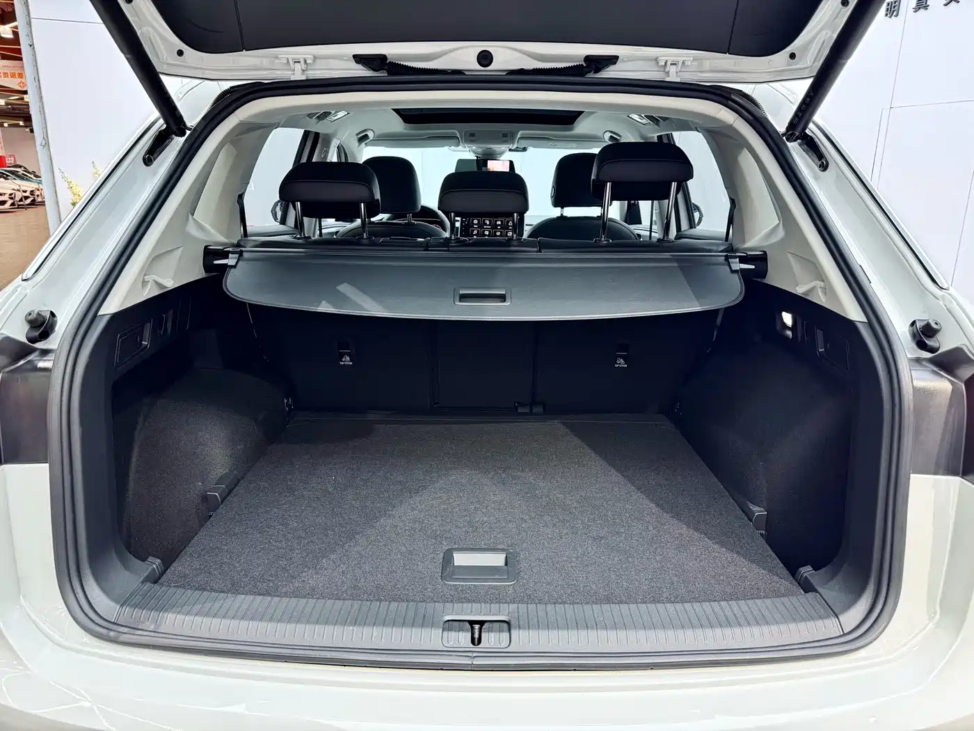 Volkswagen Tayron 2024 330TSI 2WD Luxury Plus Advanced фото 24