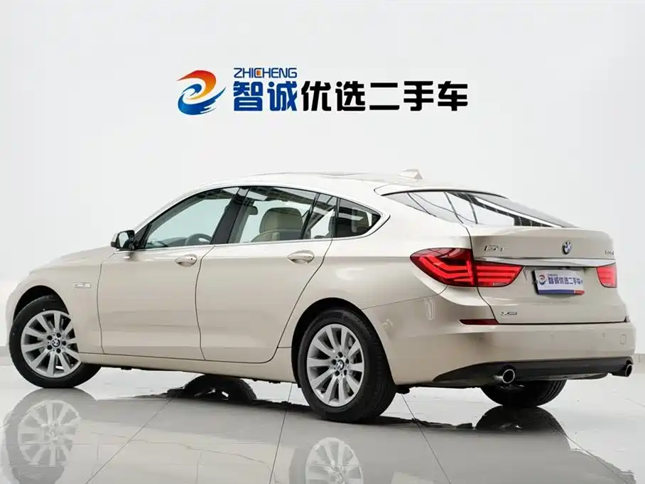 BMW 5 Series GT 2013 535i xDrive Luxury фото 35
