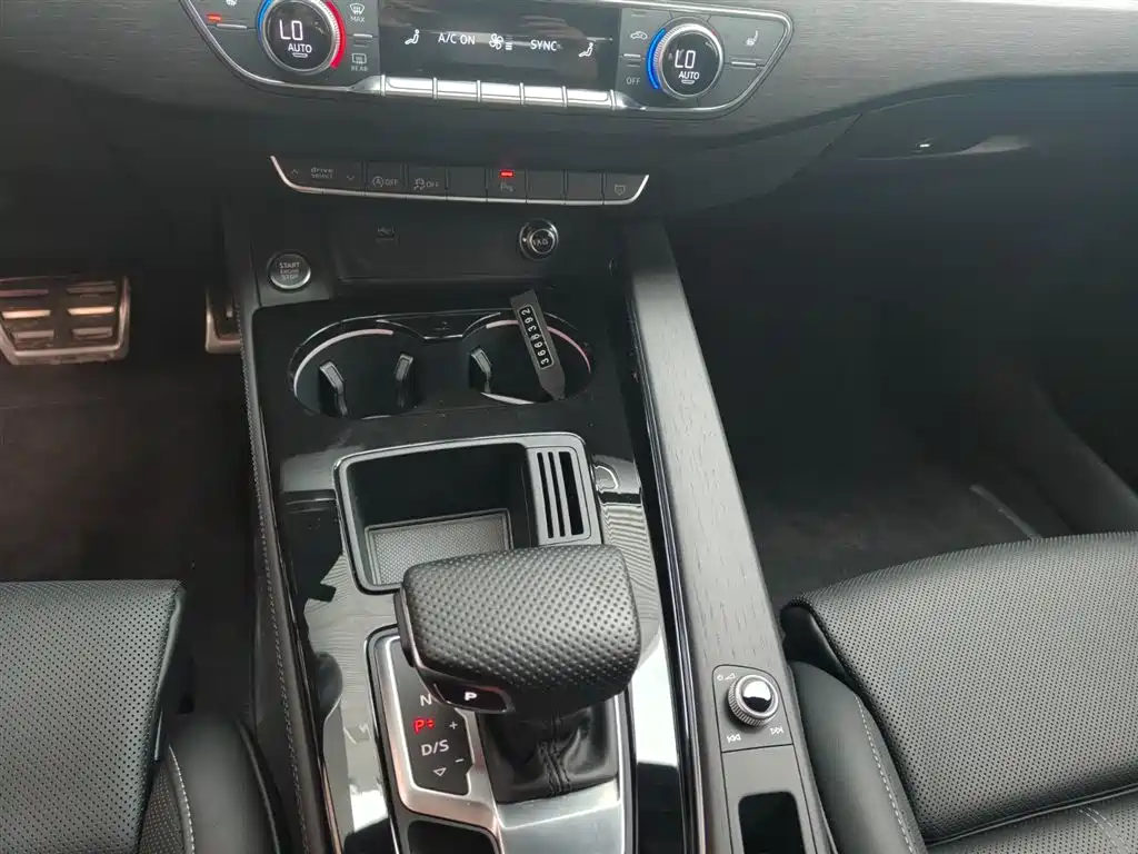 Audi A4L 2024 40 TFSI Luxury Dynamic фото 8