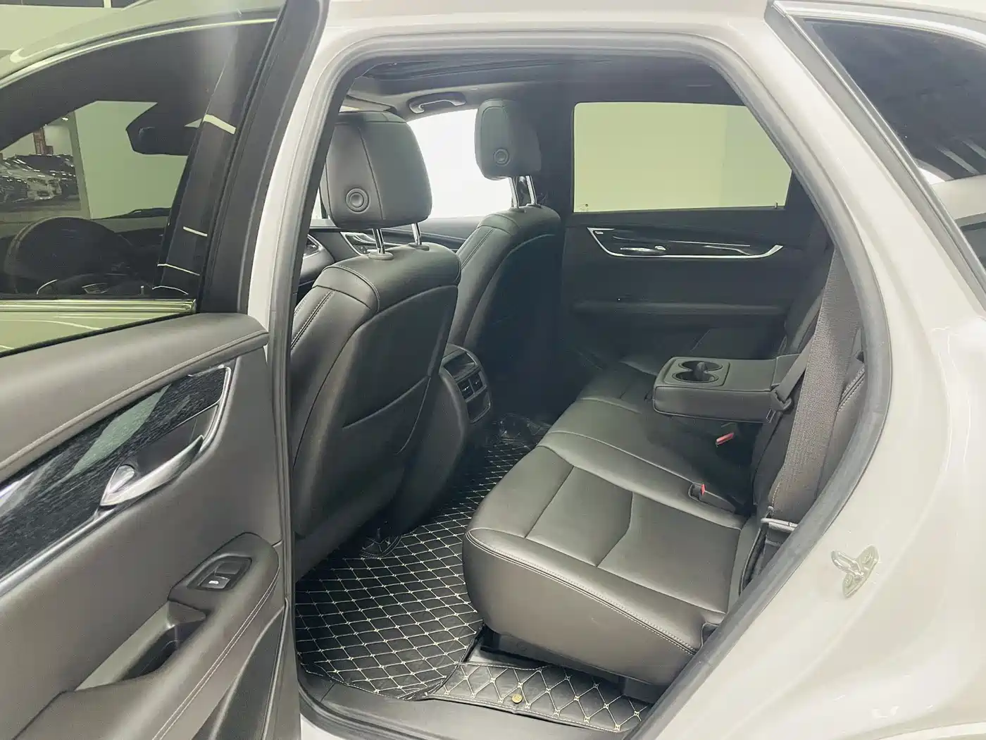 Cadillac XT5 2023 2.0T 2WD Fashion Edition фото 8