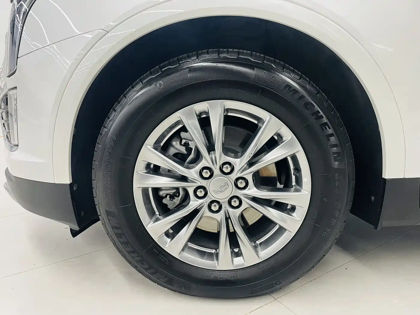 Cadillac XT5 2023 2.0T 2WD Fashion Edition фото 3