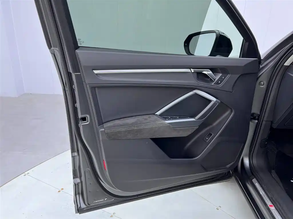 Audi Q3 Sportback 2023 40 TFSI Fashion фото 16