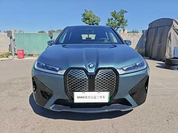 Фото 2 - BMW iX