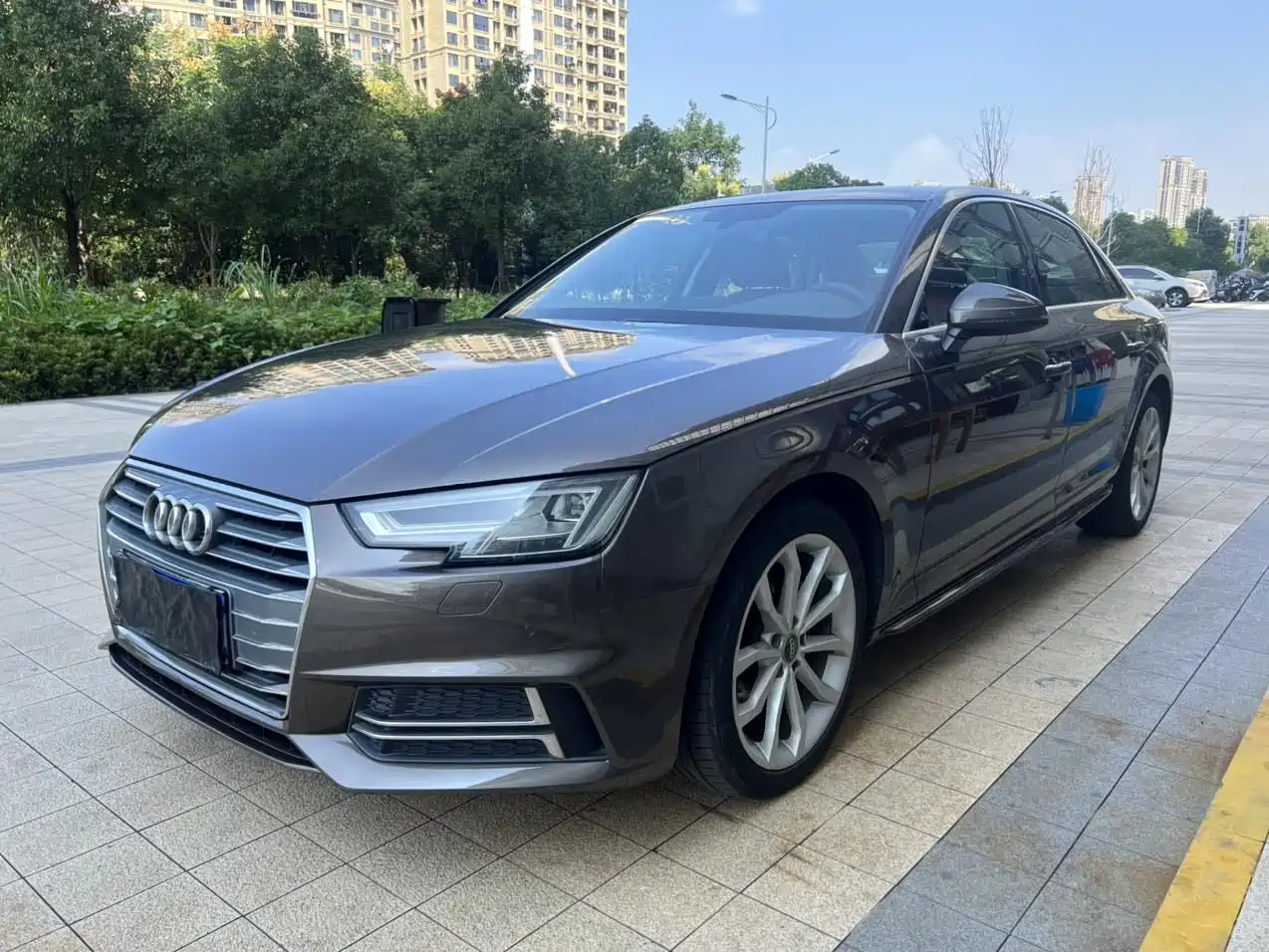Audi A4L 2018 30th Anniversary 40 TFSI Fashion