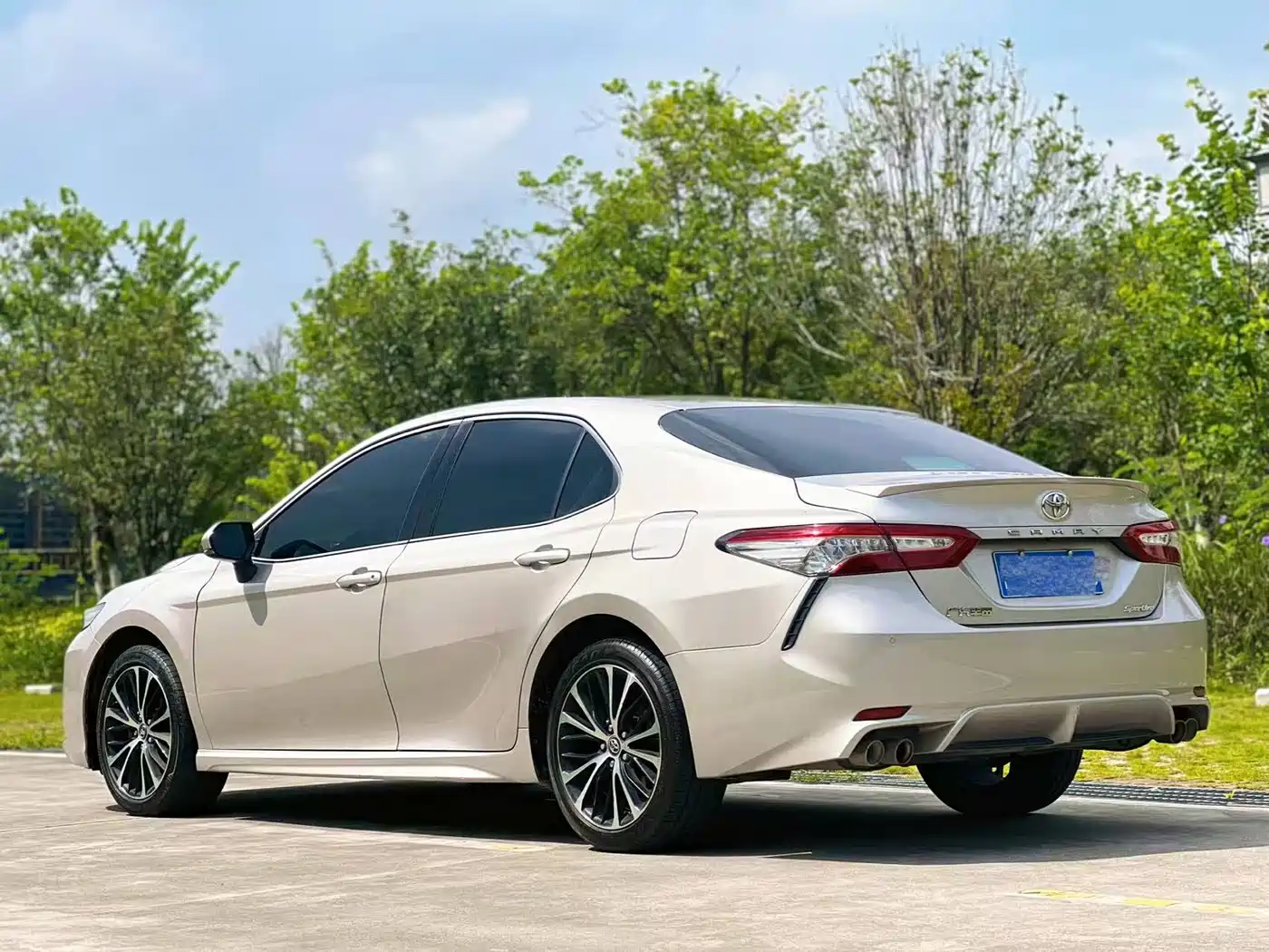Photo 4 - Toyota Camry