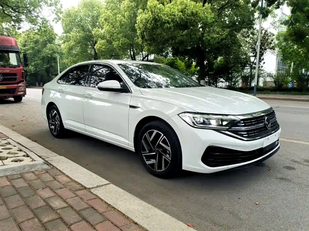 Volkswagen Sagitar 2023 300TSI DSG Surpassing Edition фото 4