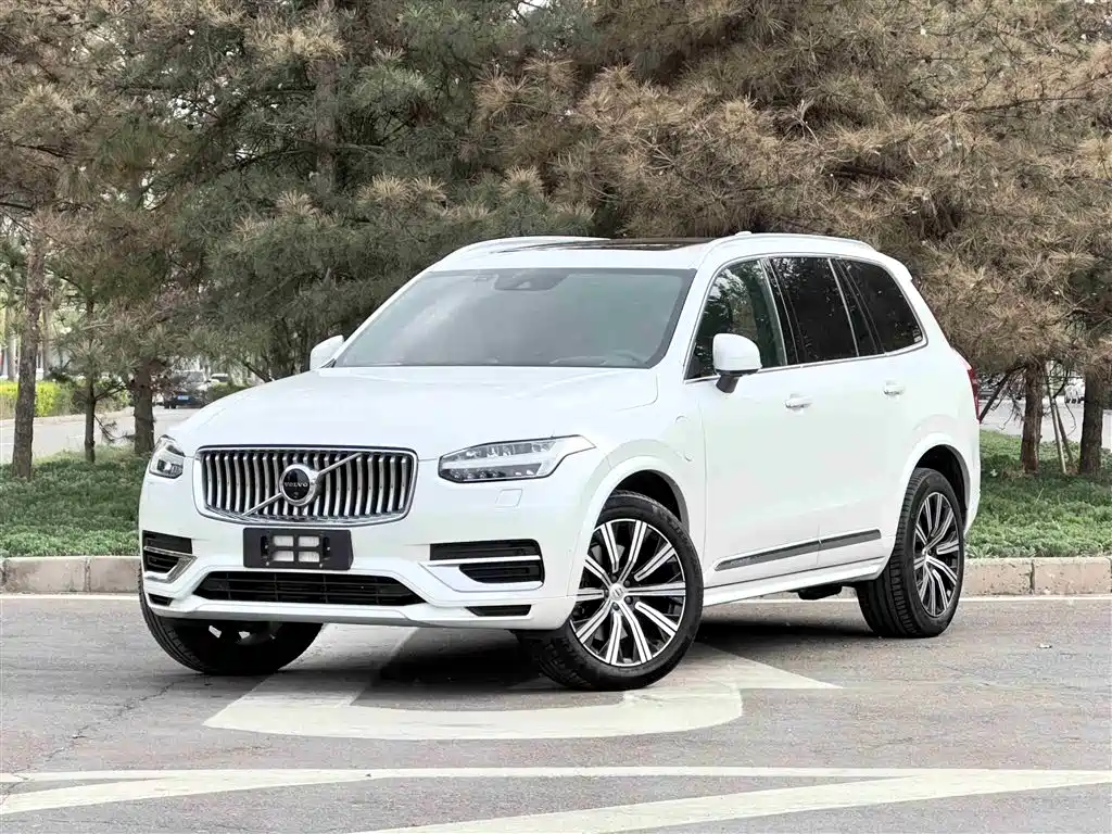 Volvo XC90 Plug-in Hybrid 2022 E-Drive Hybrid T8 Smart Premium Luxury 7-Seater