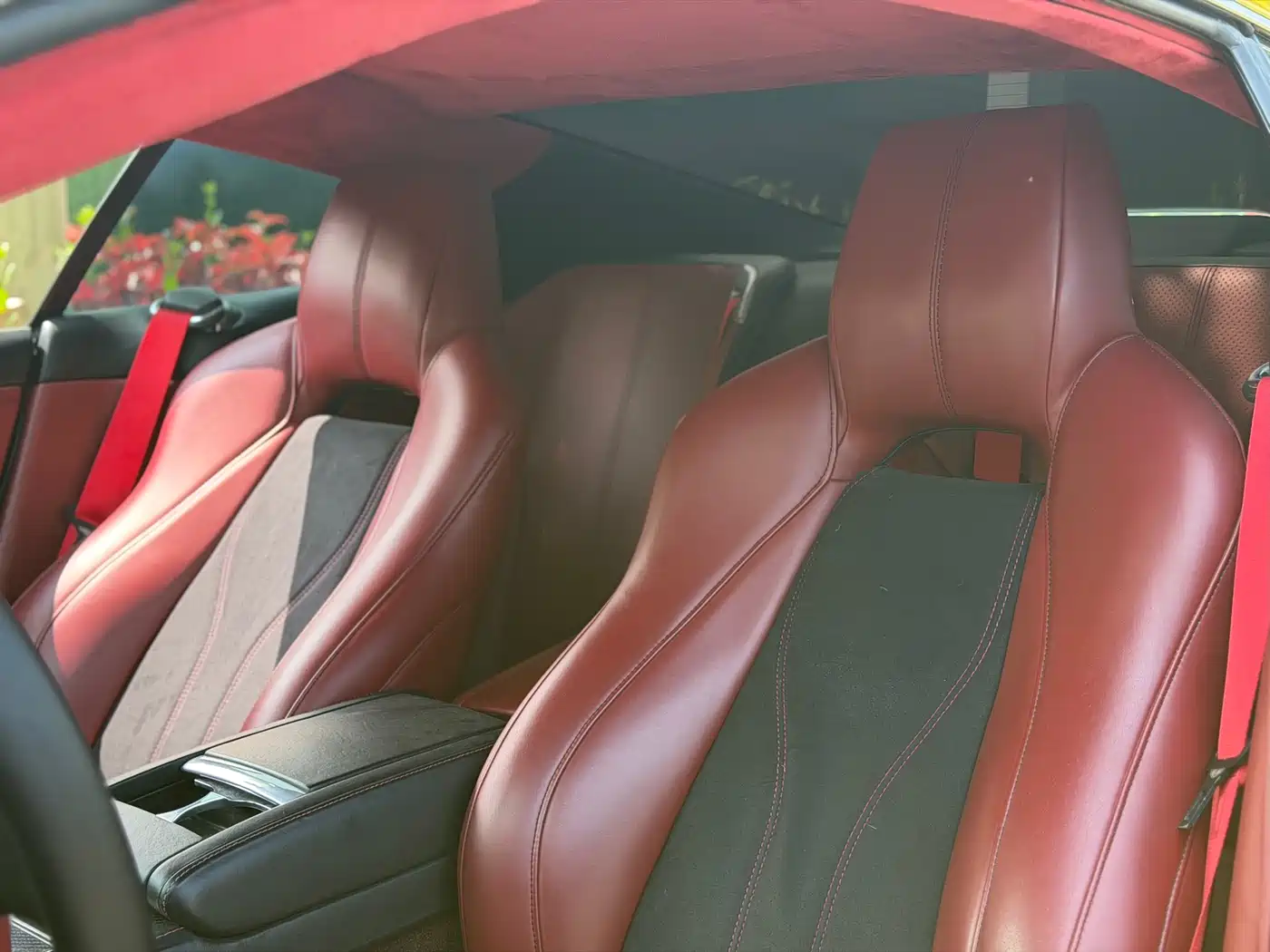 Aston Martin DB9 2007 6.0L Touchtronic Coupe фото 7