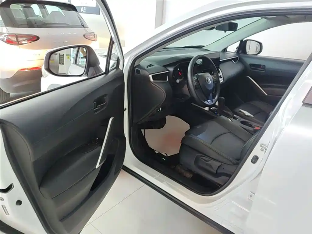 Toyota Corolla Cross 2023 2.0L Elite Edition фото 16