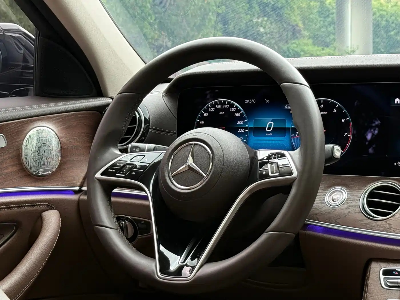 Mercedes-Benz E-Class 2023 E 300 L Luxury фото 10