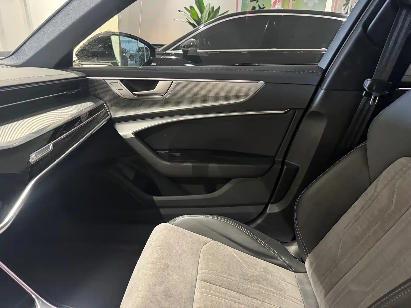 Audi A6L 2023 40 TFSI Luxury Dynamic фото 11