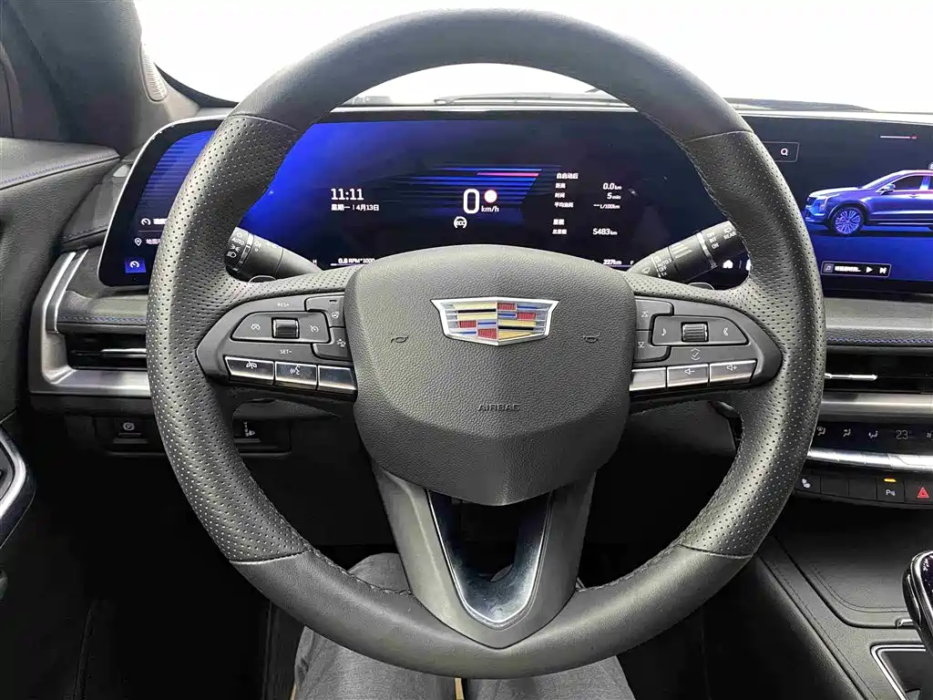 CADILLAC XT4