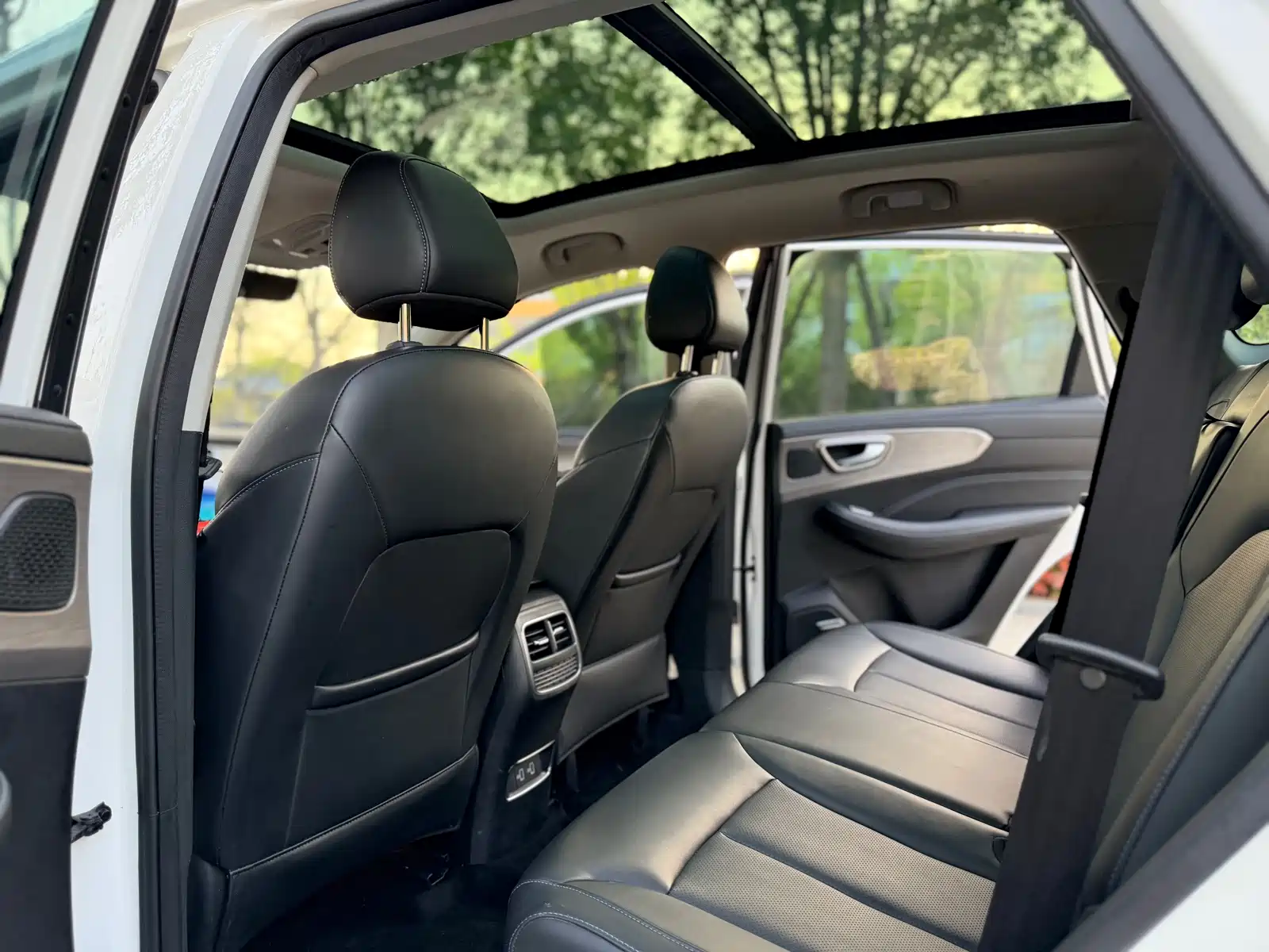 Фото 7 - Roewe RX5