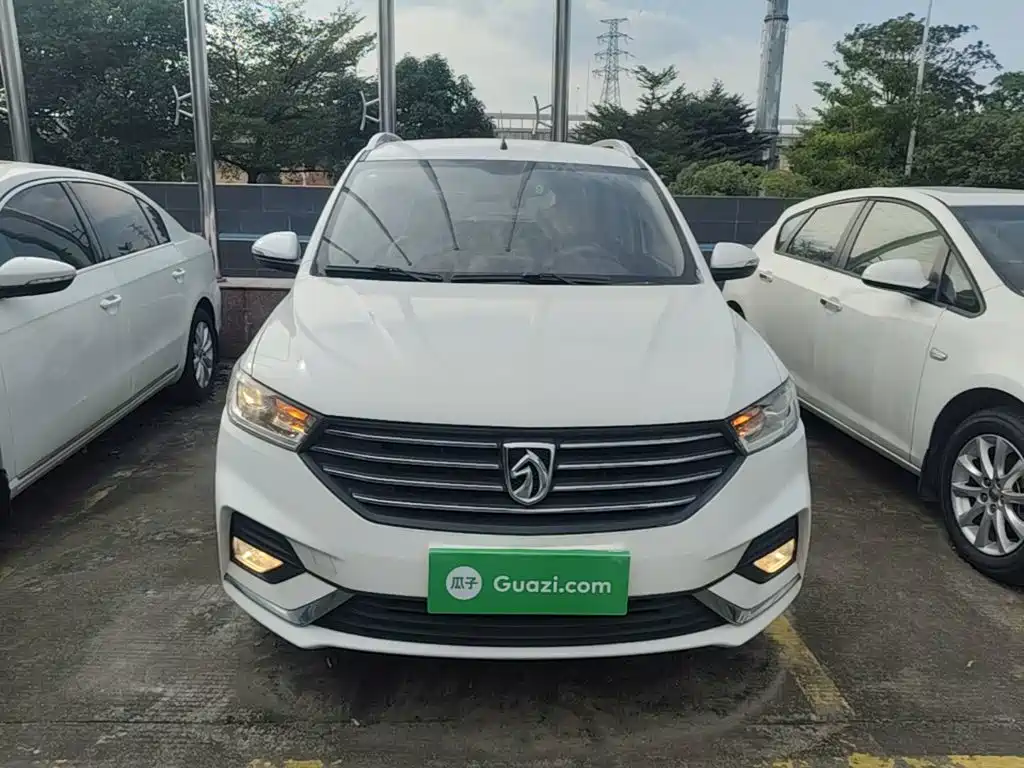 Фото 3 - Baojun 360