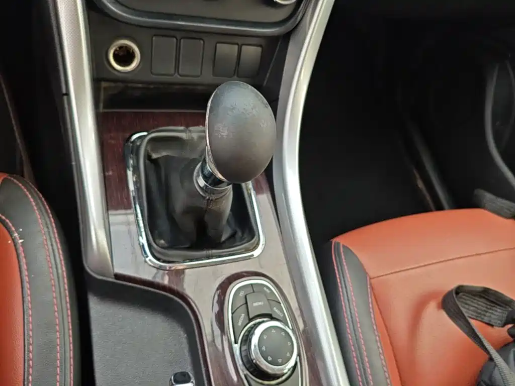 BAIC Huansu S3 2016 2016 S3L 1.5L Manual Premium