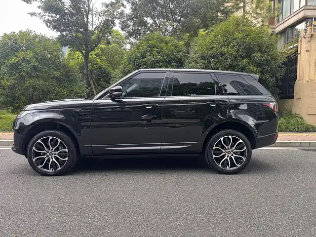 Land Rover Range Rover Sport 2022 3.0 L6 Gloss Black Edition — фото 3
