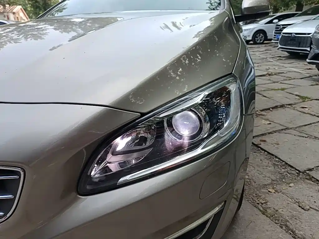Фото 24 - Volvo S60