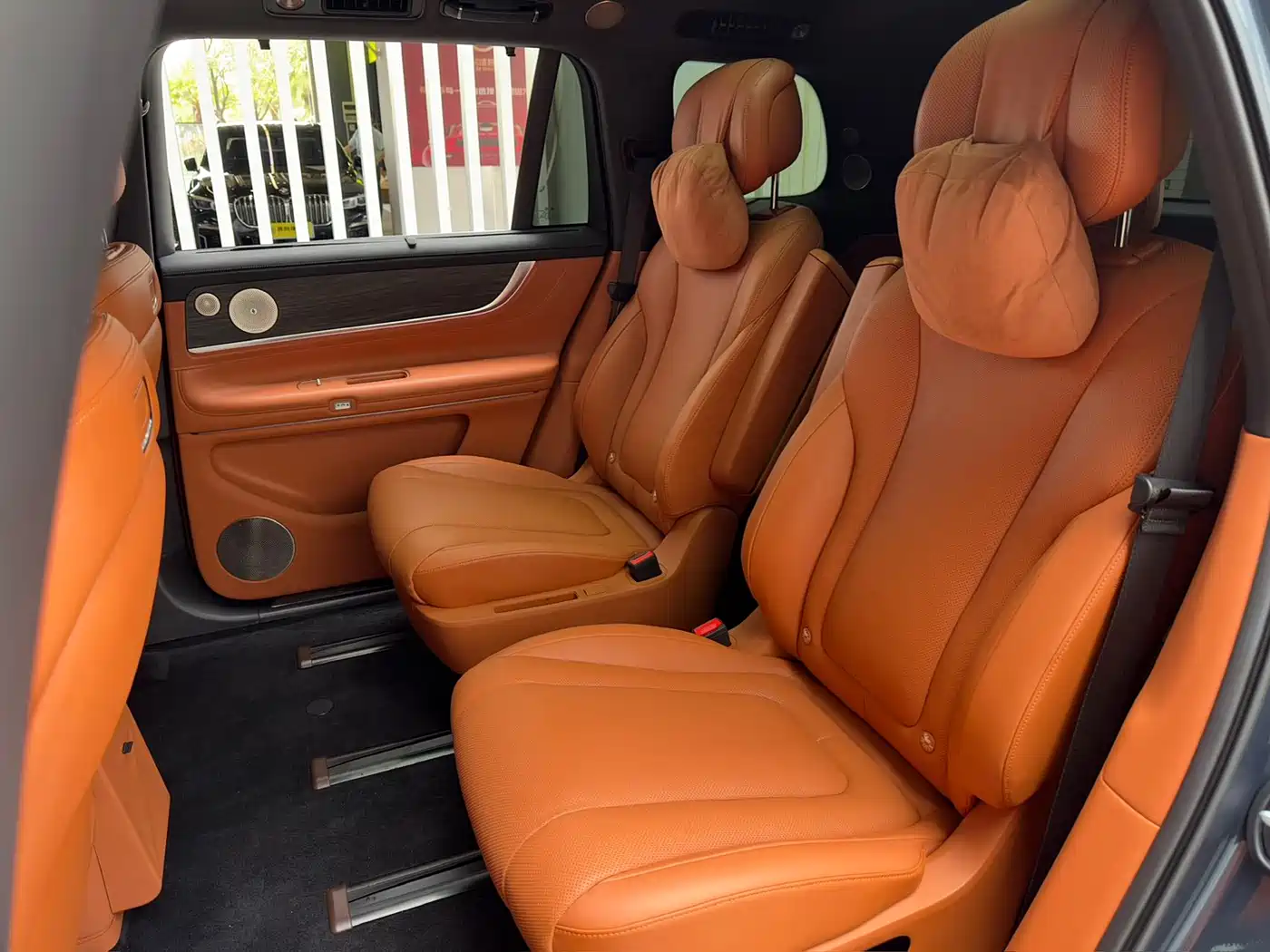 AITO Wenjie AITO M9 2024 Pure Electric Max Edition 100kWh 6-Seater фото 10