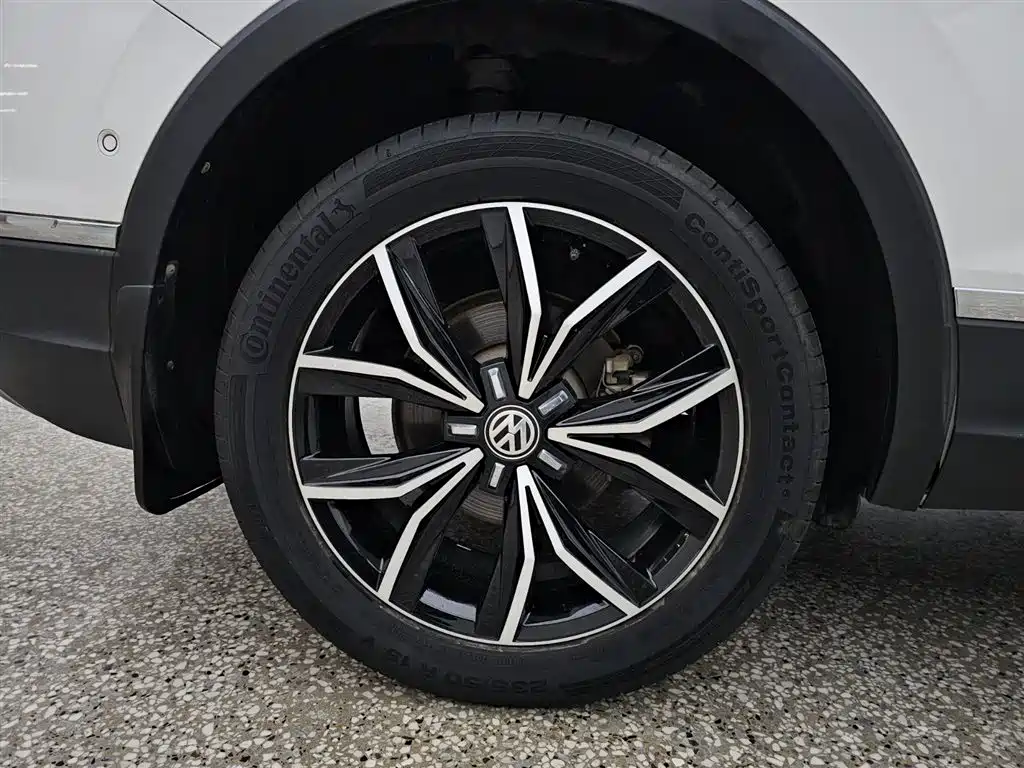 Volkswagen Tiguan L 2020 330TSI Auto 2WD Smart Luxury China VI фото 15