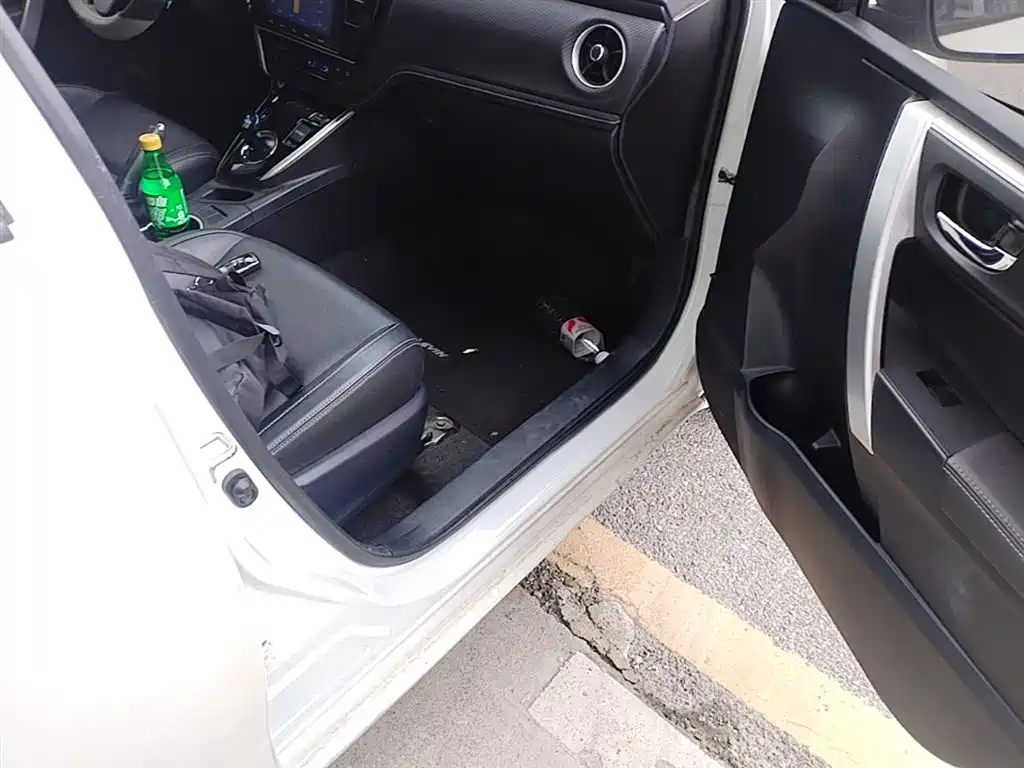 Toyota Levin Twin Engine E+ 2019 1.8PH V E-CVT Luxury Edition фото 20