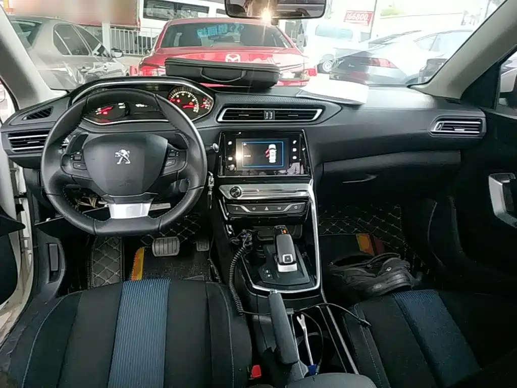 صورة 10 - Peugeot 308