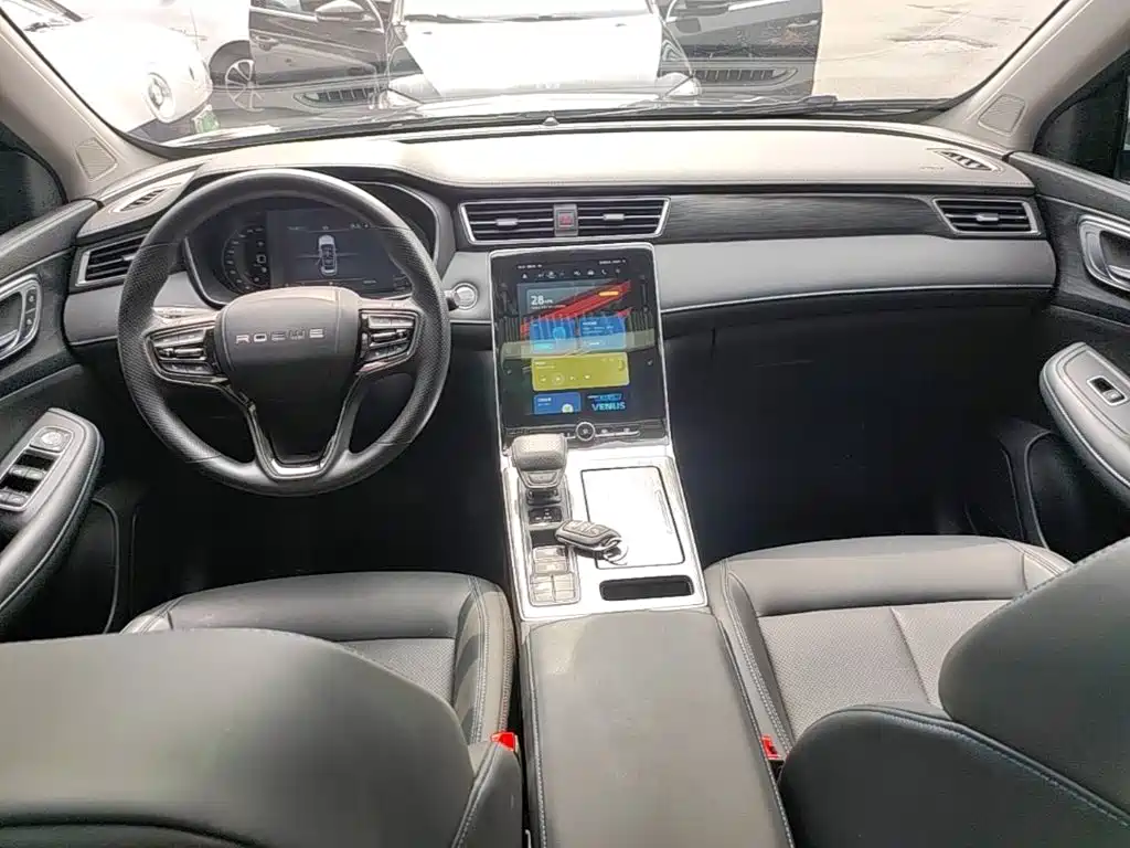 Roewe RX5 2025 2025 PLUS 330TGI Auto Trend-Setting Smart Edition