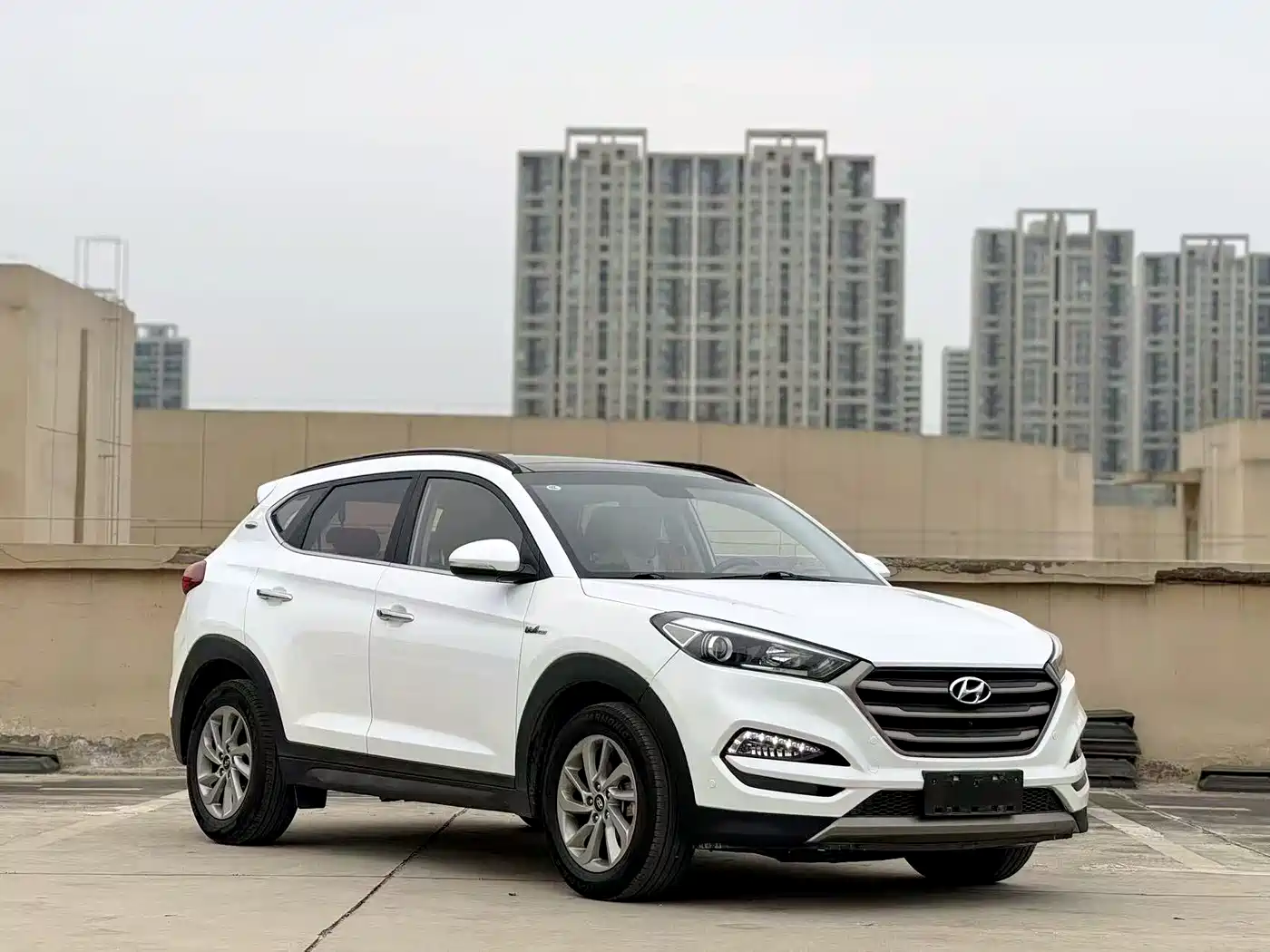 Hyundai Tucson 2018 1.6T DCT 2WD 15th Anniversary Special Edition фото 3
