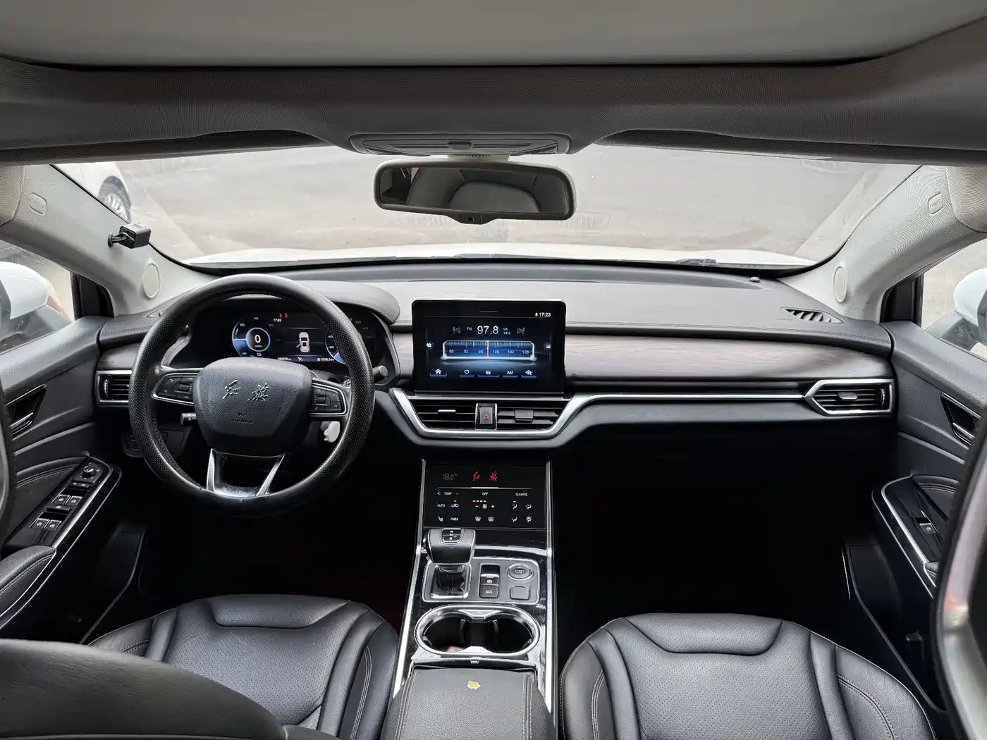 Hongqi E-HS3 2019 Smart Connection Flag Joy FWD Version фото 5