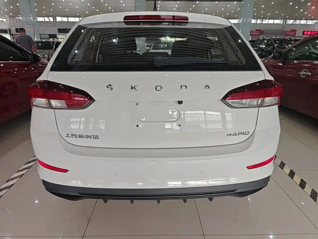 Škoda Skoda Rapid Spaceback 2020 1.5L Auto Standard фото 6