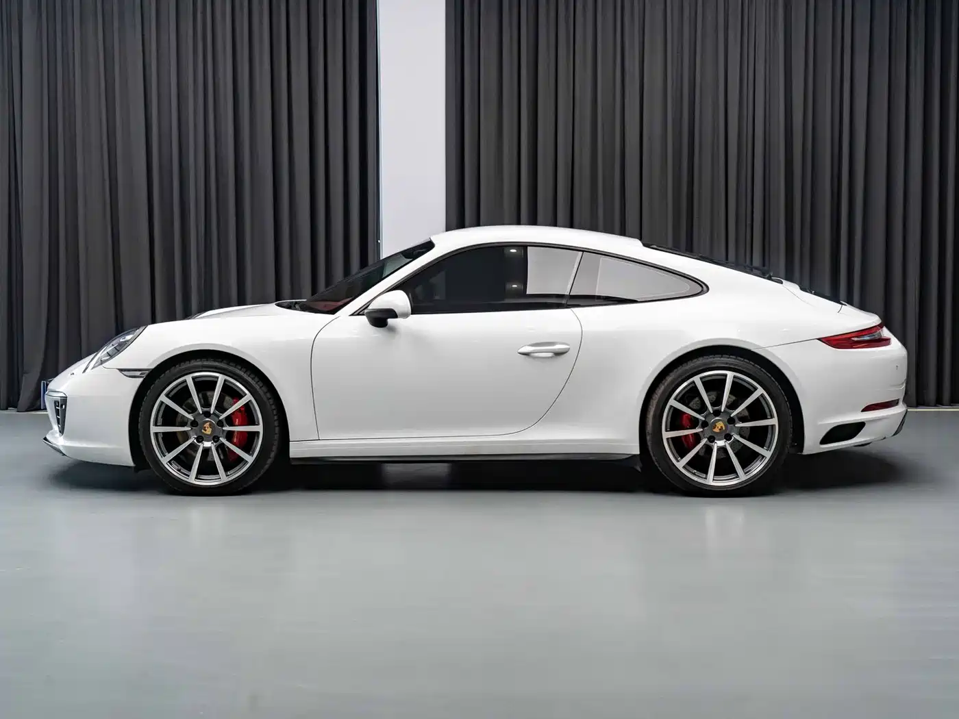 Photo 3 - Porsche 911